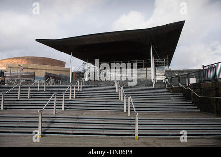 Une vue générale de la Senedd, domicile de l'Assemblée du Pays de Galles, à Cardiff Bay, dans le sud du Pays de Galles, Royaume-Uni. Banque D'Images