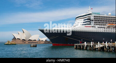 Mme queen mary 2 amarré à l'océan treminal, circulay Quay, Sydney, Australie Banque D'Images