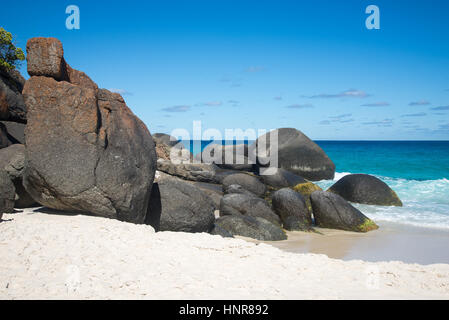 Rochers pittoresques sur Shelley Beach à West Cape Howe National Park Banque D'Images