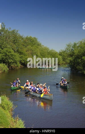 Avec canoe sur la rivière Hunte, Basse-Saxe, Allemagne Banque D'Images