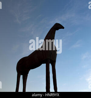 L'ombre est grande dans le ciel, cette figure rappelle à cheval de Troie Banque D'Images