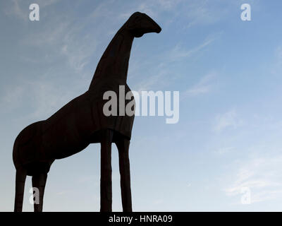 L'ombre est grande dans le ciel, cette figure rappelle à cheval de Troie Banque D'Images