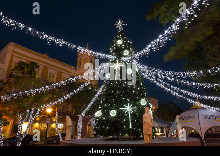 Décorations de Noël ALCALDIA CITY HALL PLAZA DE ARMAS OLD TOWN SAN JUAN PUERTO RICO Banque D'Images