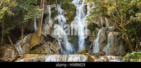 Cascades de Kuang Si, Luang Phrabang, Laos. Banque D'Images