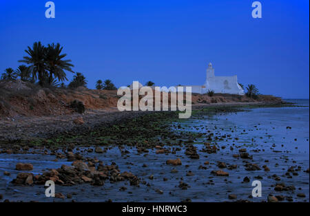 Tunisie.Djerba. Mosquée de la côte sud, entre El Kantara et Ajim. Banque D'Images