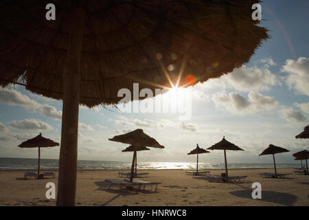 Tunisie.Djerba. La plage de Sidi Mahrès Banque D'Images