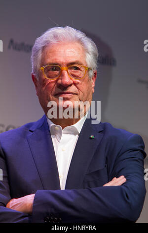 Turin, Italie, 15 février 2017. Designer automobile italien Giorgetto Giugiaro reçoit des bourses de carrière au Musée de l'Automobile de Turin Crédit : Marco Destefanis/Alamy Live News Banque D'Images