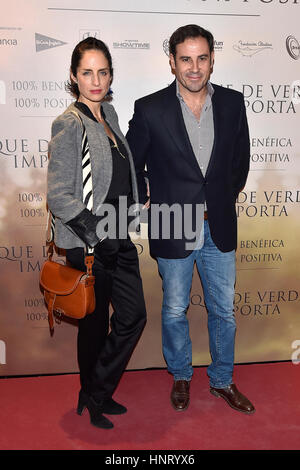 Miguel Báez 'El Litri' y Carolina Adriana Herrera lors de la première 'ce que la vérité" à Madrid le mercredi 15 février 2017. Banque D'Images