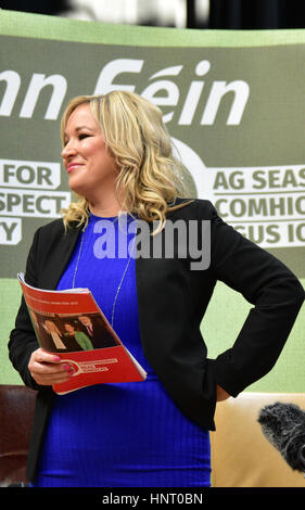 Armagh City, au Royaume-Uni. 15 février 2017. Chef du Parti Sinn Féin Michelle O'Neill au cours de la 2017 Lancement du manifeste à Armagh City. Credit : Mark Winter/Alamy Live News Banque D'Images