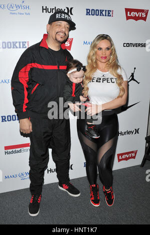 New York, NY, USA. Feb 15, 2017. Ice-T, moelle osseuse et Nicole Chanel Coco Austin à la Rookie USA Fashion Show à Skylight Studios de New York City le 15 février 2017. Crédit : John Palmer/media/Alamy Punch Live News Banque D'Images