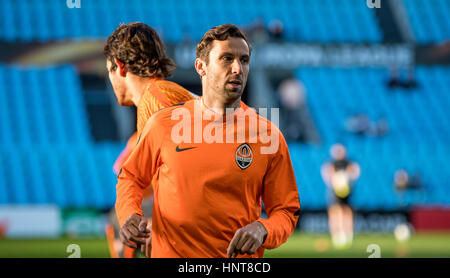 Vigo, Espagne. 16 Février, 2017. Darijo Srna (Mildfierder Shajtar, Donetsk) pendant la formation des match de football de première étape de tour de 32 de l'UEFA Europe League 2016/2017 entre RC Celta de Vigo et FK Shajtar à Donetsk Balaidos Stadium le 16 février 2017 à Vigo, Espagne. Crédit : David Gato/Alamy Live News Banque D'Images