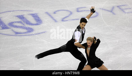 Kaitlyn Weaver et Andrew Poje du Canada en compétition dans le programme court de danse sur glace au cours de Championnat des quatre continents de patinage artistique de l'événement de test pour les Jeux Olympiques d'hiver de PyeongChang 2018 à Gangneung Ice Arena le 16 février 2017 à Gangneung, en Corée du Sud. L'événement se déroule un an avant le début de la 2018 Jeux Olympiques d'hiver de PyeongChang. (Jeon Han/Koreanet Planetpix via) Banque D'Images