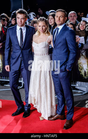 Londres, Royaume-Uni. 16 février 2017. Le cast arrive à la première UK de la cité perdue de z le 16/02/2017 au British Museum, . Les personnes sur la photo : Charlie Hunnam, Sienna Miller, Robert Pattinson. Photo par : Julie Edwards/Alamy Live News Banque D'Images