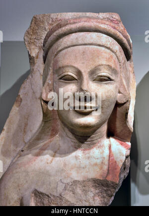 Fragment d'une colonne caelata : femelle relief tête 540 BC Apollo Temple (Turquie / Didymes) En hauteur : 56 cm, chef de la colonne grecque, Banque D'Images