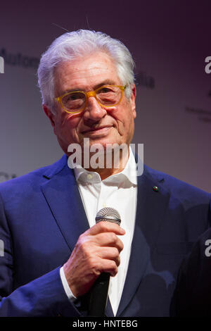 Turin, Italie. Feb 15, 2017. Designer automobile italien Giorgetto Giugiaro reçoit des bourses de carrière au Musée de l'Automobile de Turin Crédit : Marco Destefanis/Pacific Press/Alamy Live News Banque D'Images