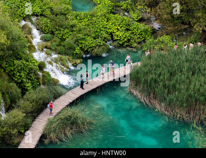 Stock Photo - Eau minérale Plitvice Lakes & chutes d'eau. Les lacs de Plitvice (Parc National Plitvička ), la Croatie. Site du patrimoine mondial de l'UNESCO Banque D'Images