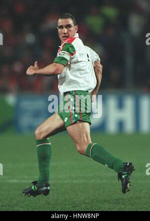 VINNIE JONES WALES & Wimbledon FC 18 Novembre 1996 Banque D'Images