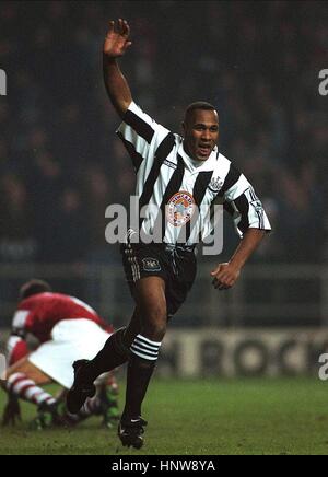 LES FERDINAND V NEWCASTLE ARSENAL 02 Janvier 1996 Banque D'Images