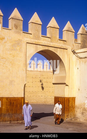 Porte de Gran Rue de Fès El Jedid, Fès, Maroc, Afrique. Banque D'Images