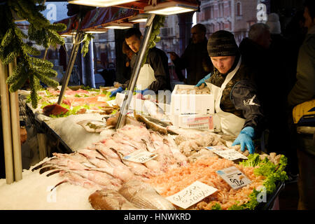 Mercado de Rialto, le marché du Rialto, Venise, Italie. Venise les plus important marché alimentaire Banque D'Images