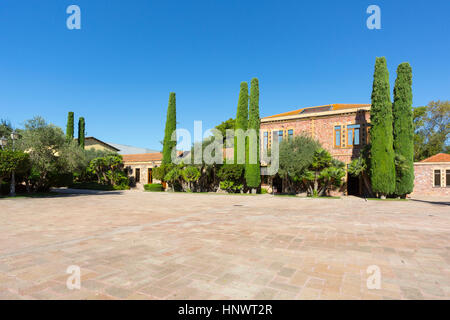 Historique Le domaine viticole Sella & Mosca construit en 1903 près de Alghero, Sassari, Sardaigne Italie Banque D'Images