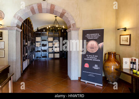 Le magasin de vin à la Sella & Mosca's vinery construit en 1903 près de Alghero, Sassari, Sardaigne Italie Banque D'Images