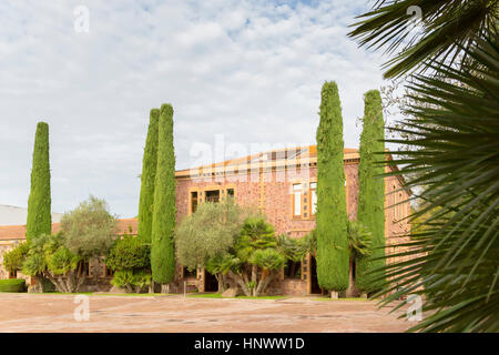 Historique Le domaine viticole Sella & Mosca construit en 1903 près de Alghero, Sassari, Sardaigne Italie Banque D'Images