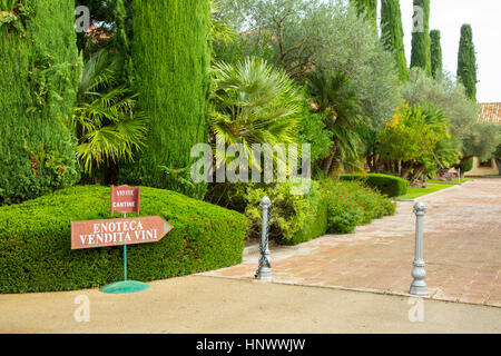 Le jardin de la Sella & Mosca vinery historique construit en 1903 près de Alghero, Sassari, Sardaigne Italie Banque D'Images