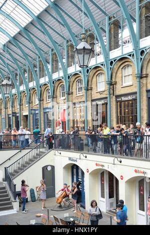 Covent Garden Londres Angleterre, Royaume-Uni - 16 août 2016 : Quatuor jouant dans Covent Garden Piazza Banque D'Images