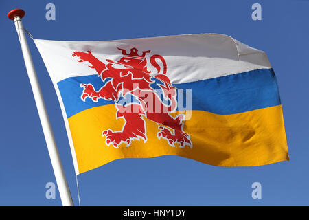 Drapeau de la province de Limbourg hollandais volant dans le vent Banque D'Images