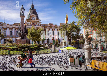 Place Murillo avec le Palacio legislativo, Palais du gouvernement, dans l'arrière-plan, La Paz, Bolivie Banque D'Images