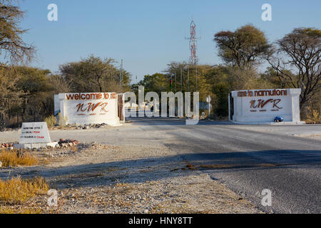 Camp de Namutoni, porte d'entrée du Parc National d'Etosha, Namibie, Afrique Banque D'Images