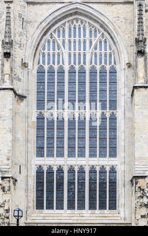 En dehors du vitrail sur le transept sud de la cathédrale de Canterbury, Angleterre. Banque D'Images