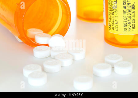 Les médicaments sur ordonnance, les pilules, les opioïdes, bouteilles - USA Banque D'Images