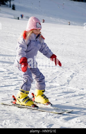 Modèle libération , Kinderskikurs - Cours de Ski enfants Banque D'Images