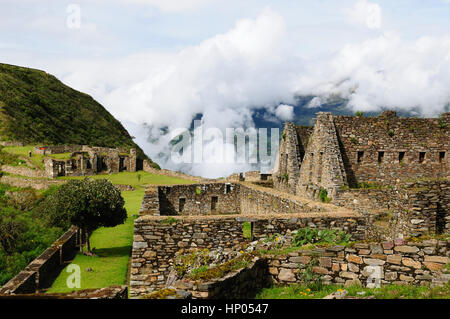 Pérou, Choquequirau (mini - Machu Picchu), à distance, les spectaculaires ruines Incas près de Cuzco Banque D'Images