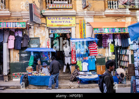 Scène de rue, dans la Calle Murillo, La Paz, Bolivie Banque D'Images