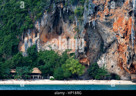 Happy Island, Hat Phra Nang, Railay, province de Krabi, Thaïlande, Asie du Sud-Est, en Asie. Hat Phra Nang Beach, Railay Beach, forme l'un des plus être Banque D'Images