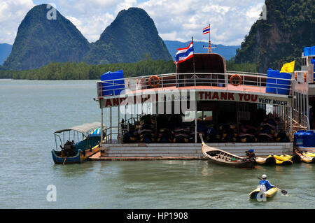 Kayak kayak de mer Ao Thalane Thaïlande Krabi Ao Nang bay Phang Nga activité aventure Banque D'Images