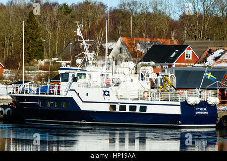 Nogersund, Suède - 14 Février 2017 : Documentaire du ferry local Vitaskar au docks. Vittskar dessert entre Nogersund et isl Hano Banque D'Images