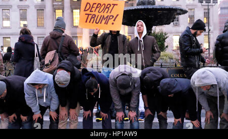 Plus de 1 000 épiceries yéménites et des bodegas de la ville de New York fermé en protestation à Donald Trumps restrictions à l'immigration en provenance du Yémen un Banque D'Images