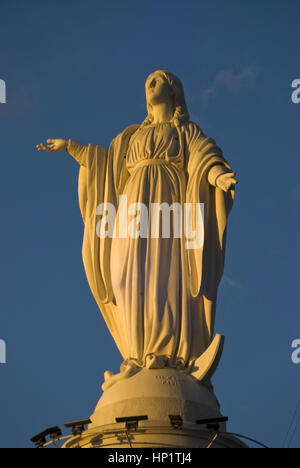 Marienfigur in San Cristobal, Santiago de Chile, Chili, Suedamerika - madonna figure, San Cristobal, Santiago de Chile, Chili, Amérique du Sud Banque D'Images