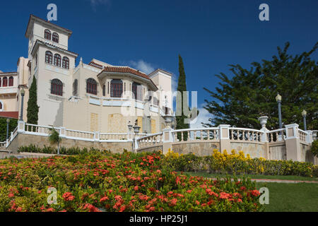 Jardins en terrasses MUSEO CASTILLO SERRALLES (©PEDRO ADOLFO DE CASTRO 1930) EL VIGIA HILL PONCE PUERTO RICO Banque D'Images