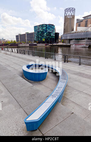 Neuf Dock, une sculpture construite à côté de l'embarcadère de Salford, Greater Manchester, Angleterre, RU Banque D'Images