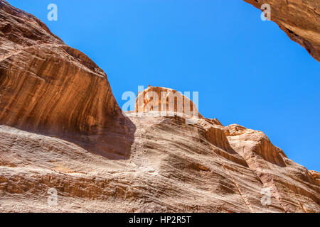 Rochers de grès rose au Siq canyon à Petra, Jordanie Banque D'Images