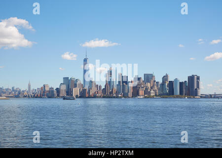 New York city skyline view large dans une journée ensoleillée Banque D'Images