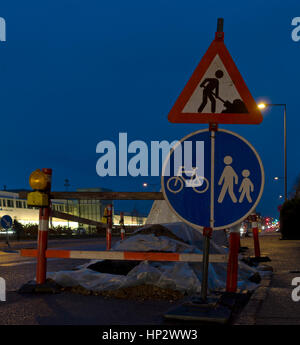 Les travaux routiers en banlieue résidentiel à Copenhague. Banque D'Images