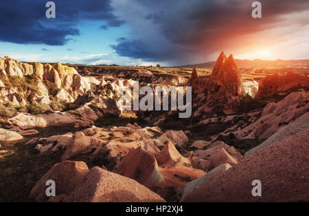 Incroyable coucher du soleil sur la Cappadoce. La Turquie. L'Europe Banque D'Images