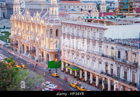 Vue sur le Paseo Marti ou le Paseo Prado, le quartier de la Habana Vieja, la Habana, Cuba Banque D'Images