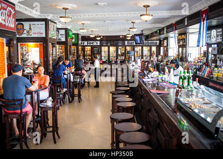 Sloppy Joe's Bar, est un un bar historique, La Habana, Cuba Banque D'Images